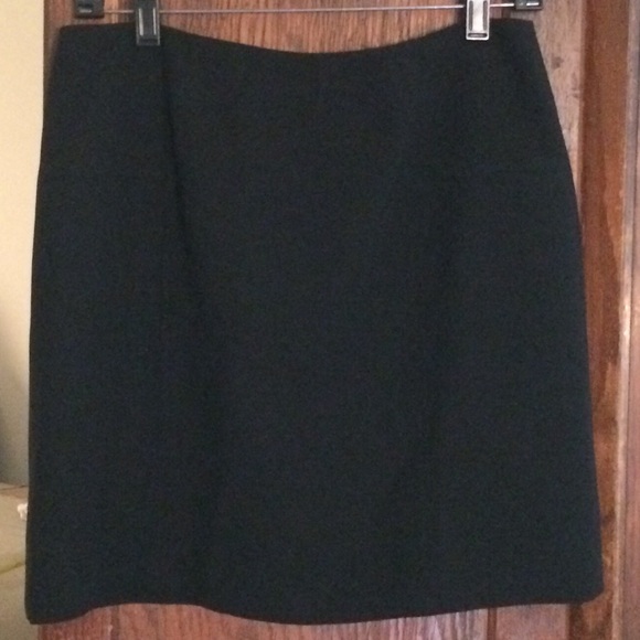I.N.C. Short Black Fitted Skirt (8P) NWOT - Picture 5 of 6
